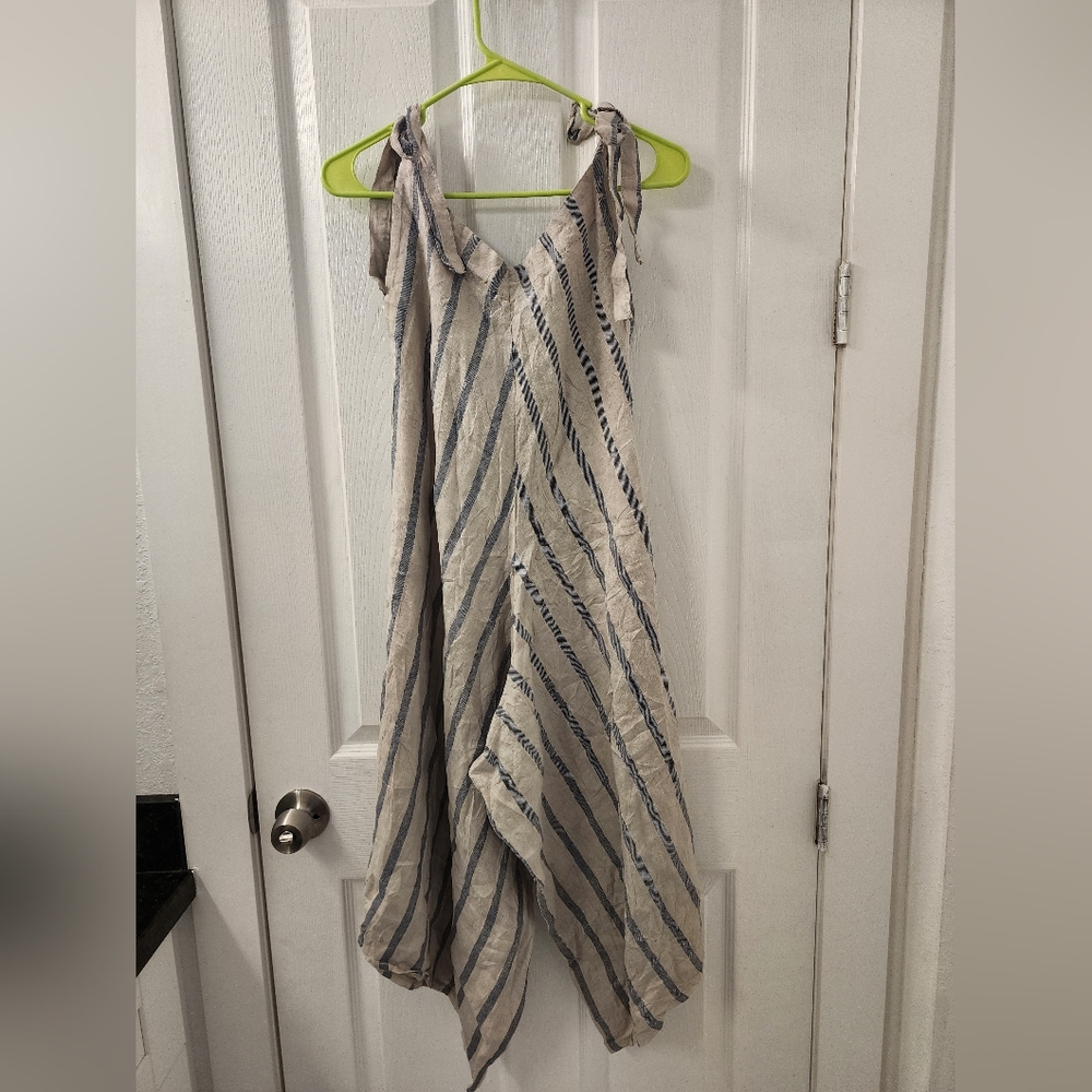 Women's Camille&Co‎ jumpsuit, size small, striped.